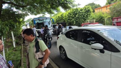 Vecinos de la localidad cerraron la clínica y la carretera